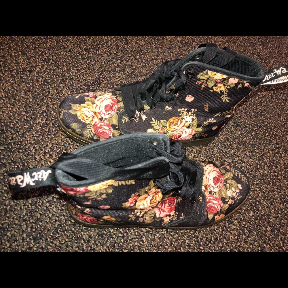 High top canvas flower dr martens
